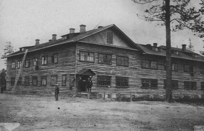 Первый дом в совхозе (построен в 1931г.)